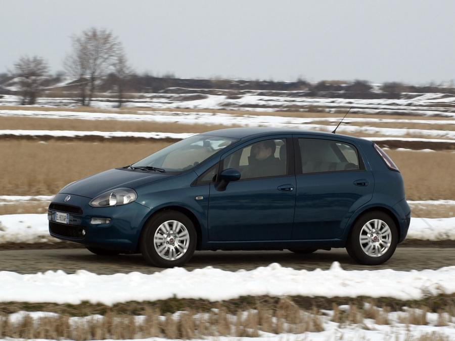  Fiat Punto 5-Door 2012 года  (фото 3 из 30)
